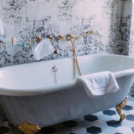 Caladoc Luxury Retreat With Private In Provence